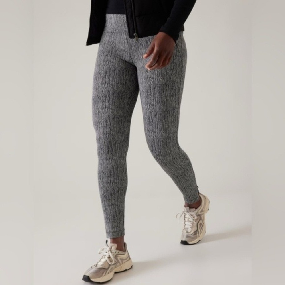 Athleta Metro High Rise Skinny Pants Womens Medium Black White Pixel Print Ankle